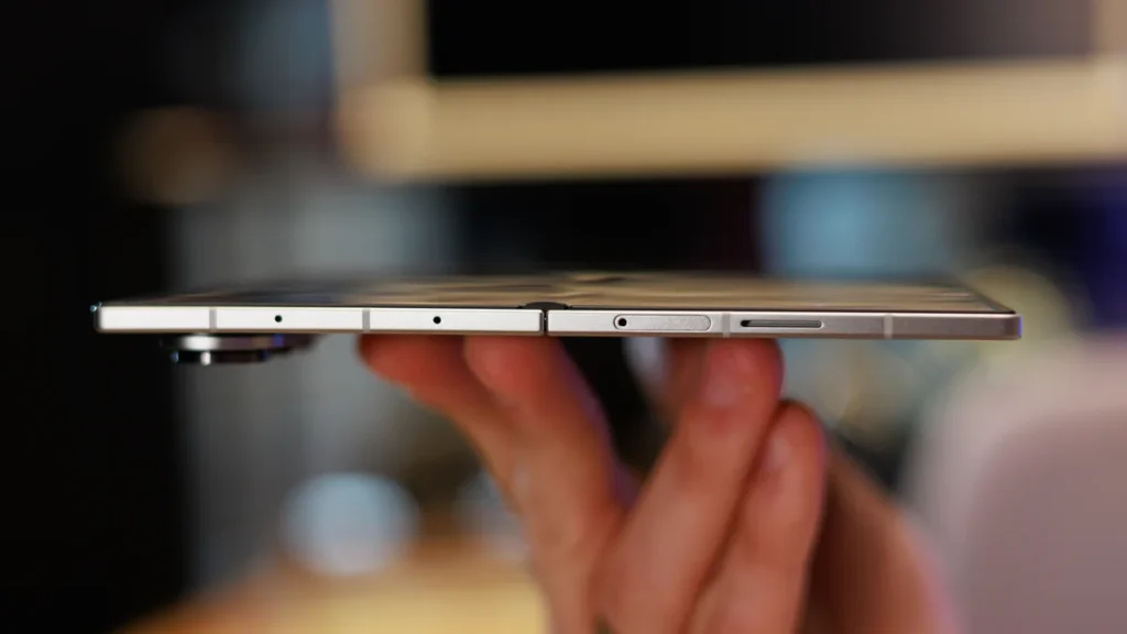 آیا Galaxy Z Fold 7 هنگام باز شدن صاف نمی‌شود