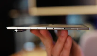 آیا Galaxy Z Fold 7 هنگام باز شدن صاف نمیشود
