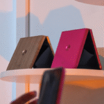 Motorola Razr Plus 2025 رنگ Hot Pink با نمایشگر بزرگ داخلی