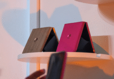 Motorola Razr Plus 2025 رنگ Hot Pink با نمایشگر بزرگ داخلی