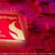 لوگوی Snapdragon 8 Elite 2 با علامت سوال، نمادی از سردرگمی در نام‌گذاری