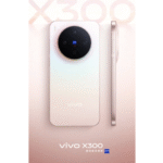 تصویر نمای جلویی گوشی Vivo X300 در حالت روشن — «گوشی Vivo X300 با نمایشگر روشن و طراحی شیشه‌ای