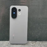 گوشی vivo X300 FE در نمای جلو و پشت