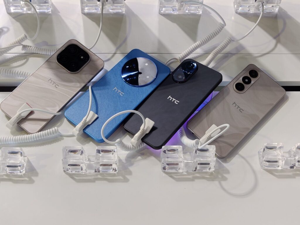 غرفه HTC در GITEX 2025 – سری Wildfire با طراحی متفاوت