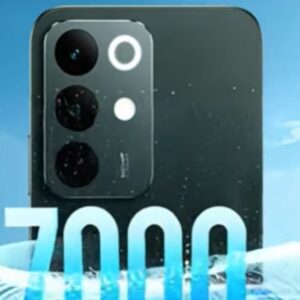 تصویر گوشی Realme C85 Pro در دست – Alt: «Realme C85 Pro باتری ۷۰۰۰mAh»