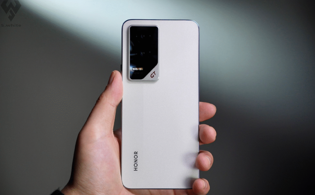 Honor GT2 با باتری ۹۰۰۰ میلی‌آمپر و پردازنده Snapdragon 8 Gen 5