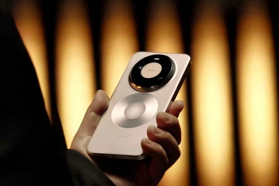 تصویر گوشی هواوی میت 80 پرو، ایوان همراه