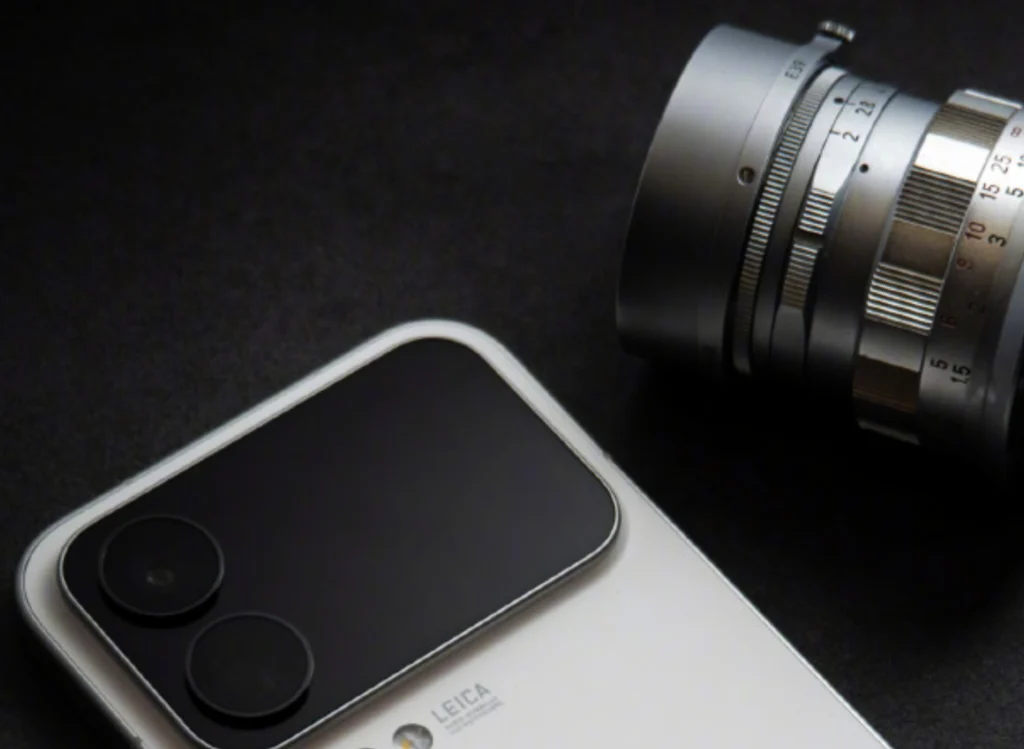 تصویر رسمی Xiaomi 17 Ultra با نمایشگر ۶٫۸ اینچی OLED